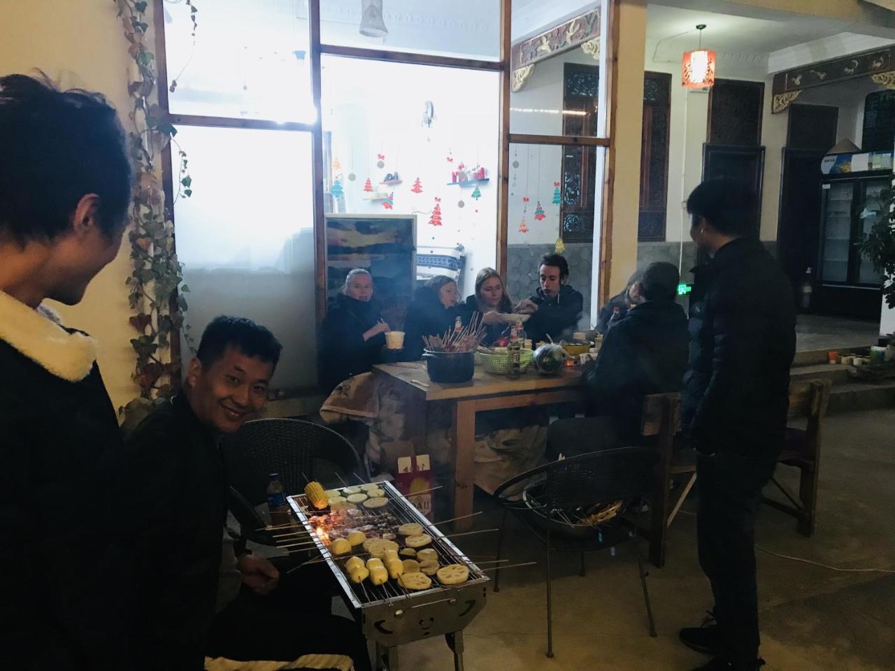 Dali Spring Field Hostel Bagian luar foto